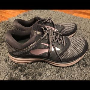 Brooks Revel size women’s 8.5
